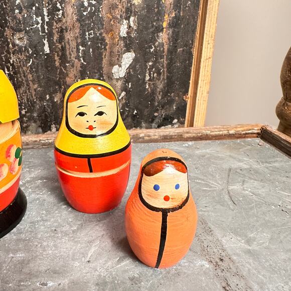 Matryoshka Traditional Vintage Wooden Nesting 3 Doll Set - Picture 4 of 8